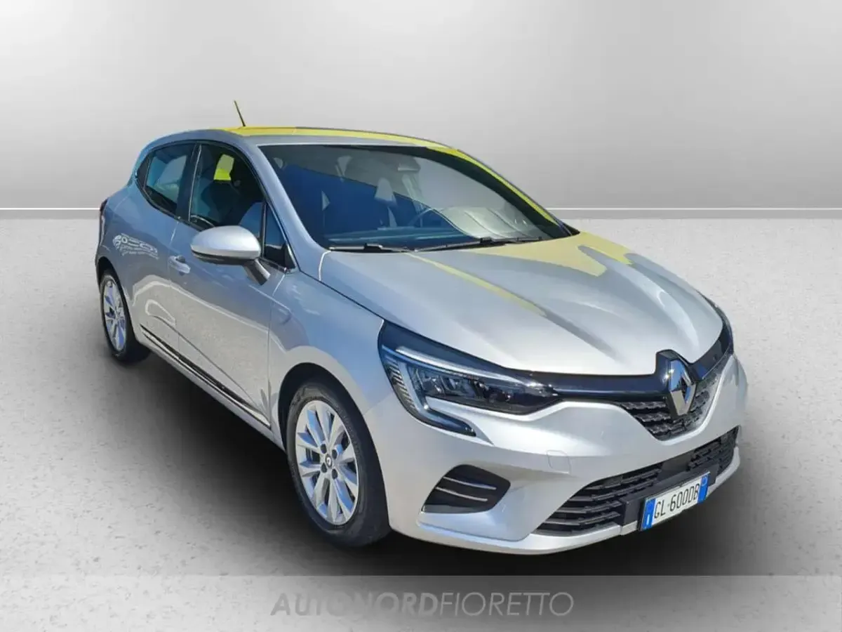 Usata Renault Clio V Intens 140 CV (102 kW) 2023 Grigio Berlina