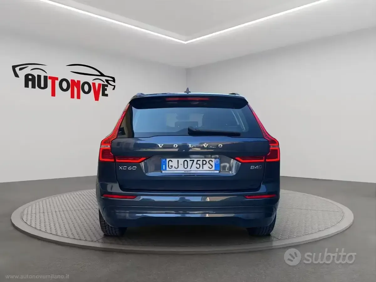 Usata Volvo XC60 197 CV (144 kW) 2022 Bluazzurro SUV