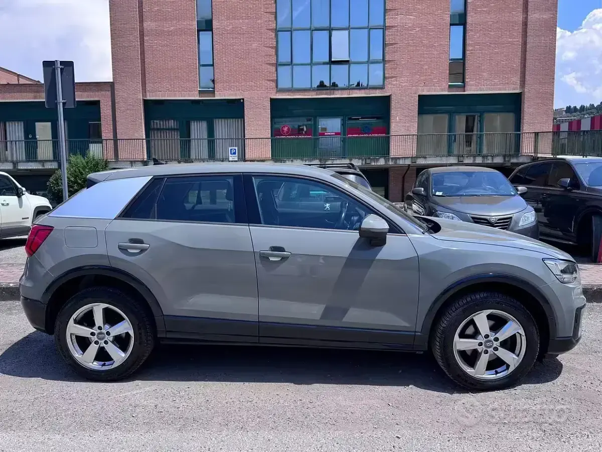 Usata Audi Q2 Design 116 CV (85 kW) 2019 Grigio SUV