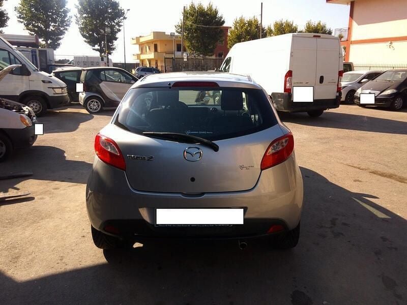 Usata Mazda 2 85 CV (62 kW) 2008 Argento Berlina