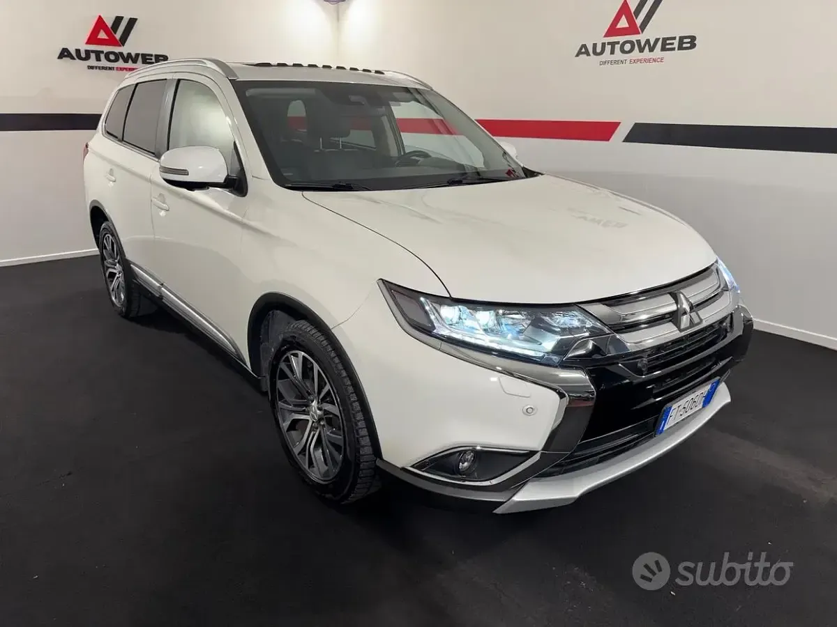Usata Mitsubishi Outlander Instyle 150 CV (110 kW) 2018 Bianco SUV