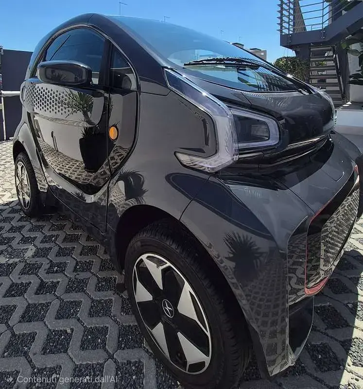 Usata XEV Yoyo 7 kW (10 CV) 2023 Nero Utilitaria