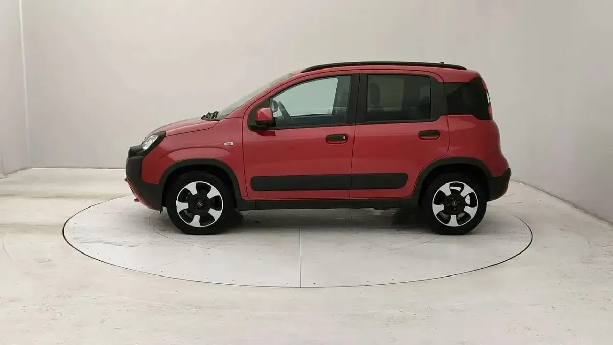 Usata Fiat Panda Cross Cross 70 CV (51 kW) 2024 Rosso Utilitaria