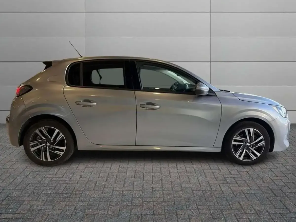 Usata Peugeot 208 Allure 102 CV (75 kW) 2020 Grigio Utilitaria