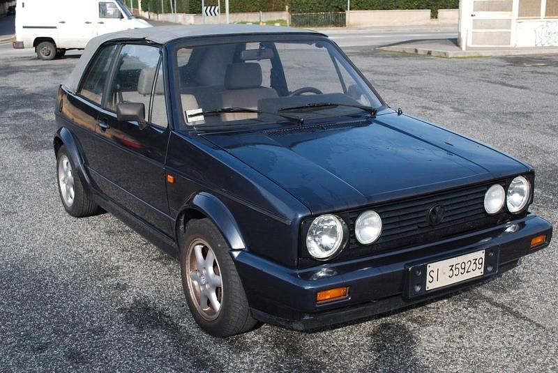 Usata VW Golf Cabriolet 73 CV (53 kW) 1989 Blu/azzurro Cabrio