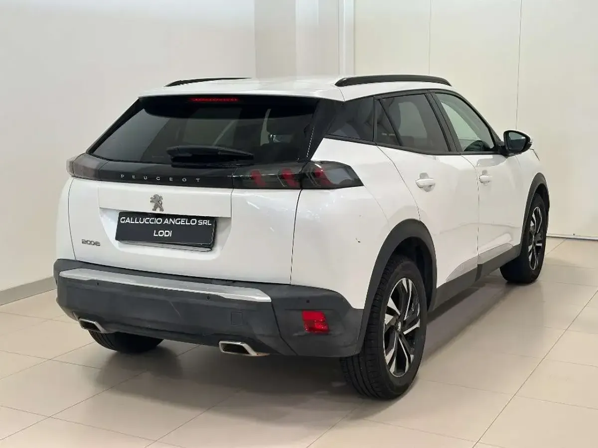 Usata Peugeot 2008 Allure 131 CV (96 kW) 2021 Bianco SUV