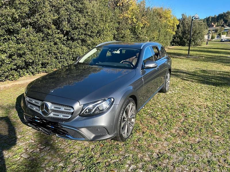 Usata Mercedes E220 194 CV (142 kW) 2019 Grigio Berlina