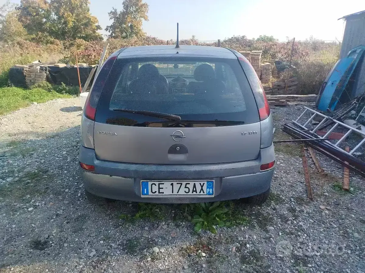 Usata Opel Corsa 101 CV (74 kW) 2003 Blu Utilitaria