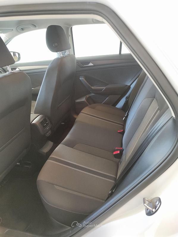 Usata VW T-Roc Business 116 CV (85 kW) 2021 Bianco SUV