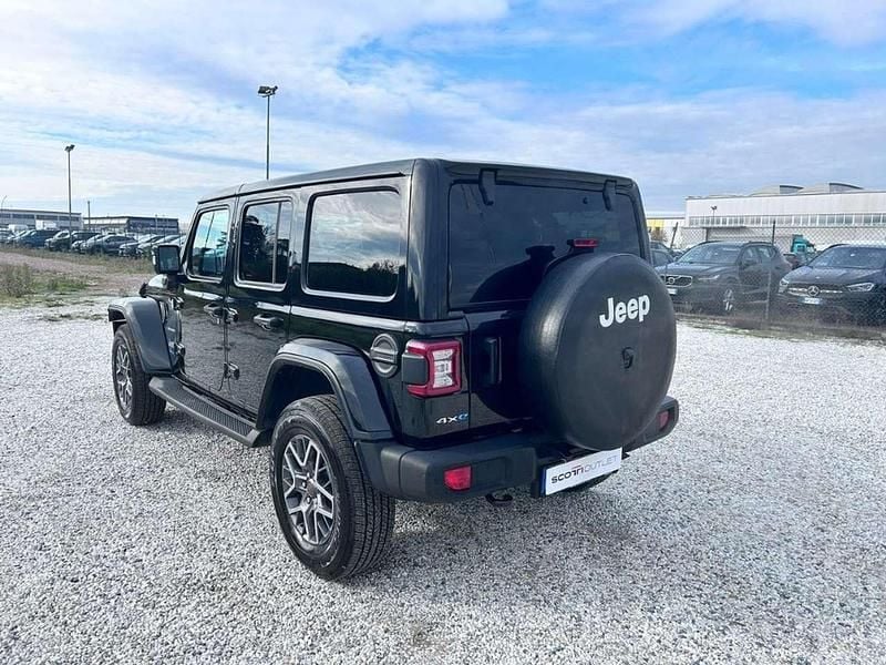 Usata Jeep Wrangler Unlimited Sahara 272 CV (200 kW) 2021 Nero metal. SUV