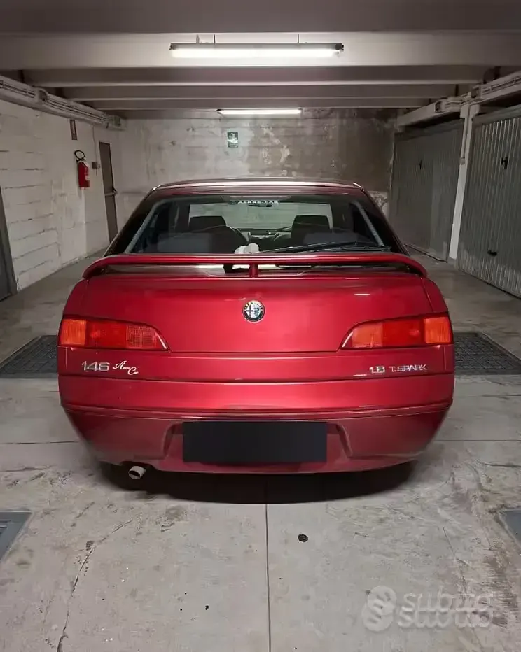 Usata Alfa Romeo 146 144 CV (105 kW) 1999 Rosso Utilitaria