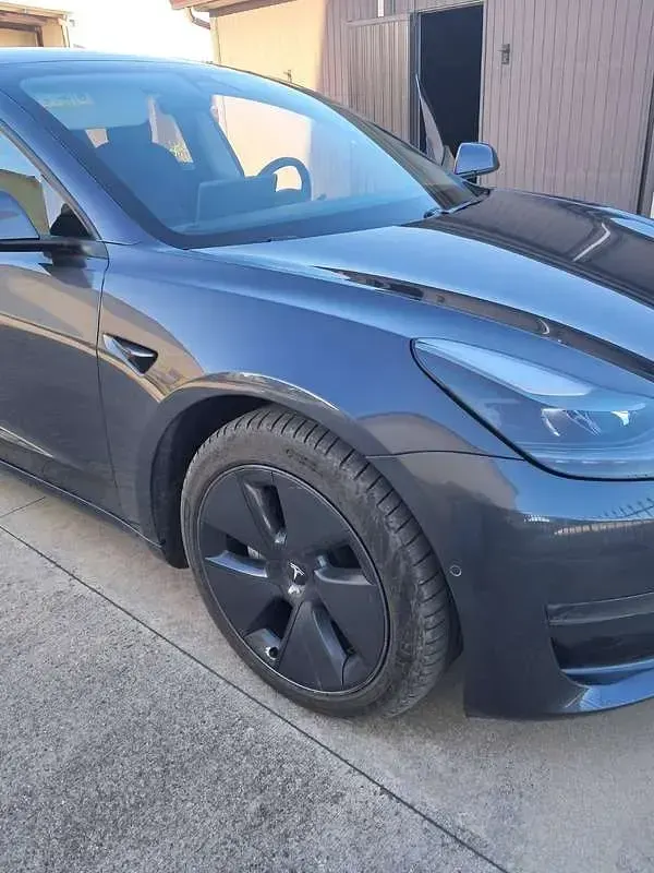 Usata Tesla Model 3 152 kW (208 CV) 2021 Grigio Berlina