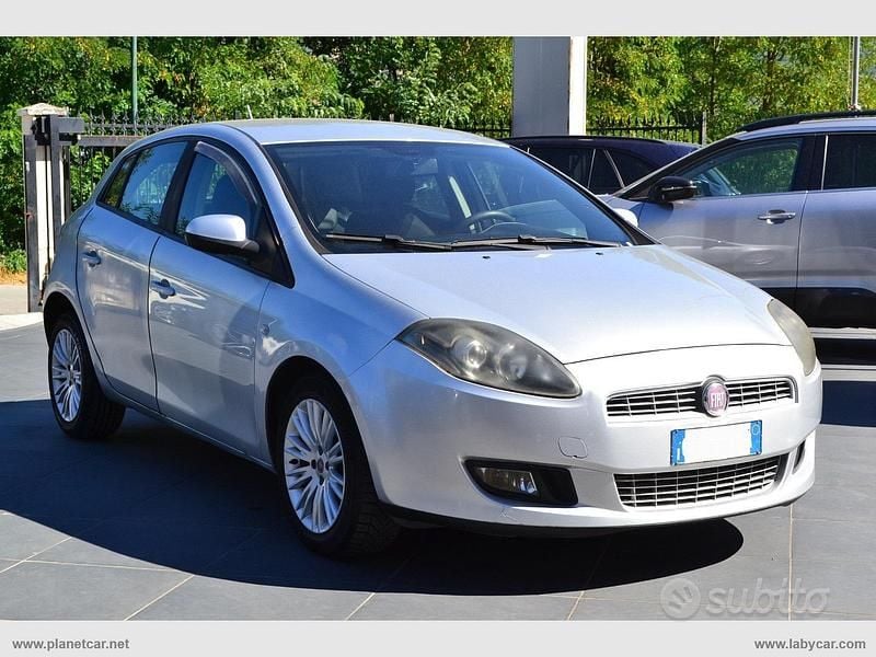 Usata Fiat Bravo Dynamic 120 CV (88 kW) 2010 Argento Utilitaria