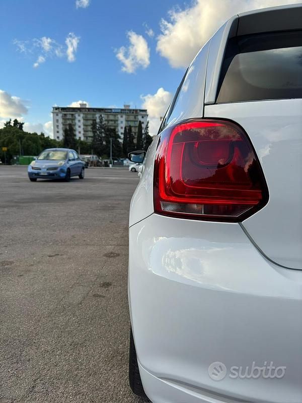 Usata VW Polo 90 CV (66 kW) 2011 Bianco Berlina