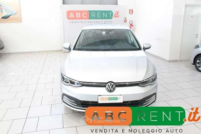Usata VW Golf VIII Life 150 CV (110 kW) 2022 Argento Berlina