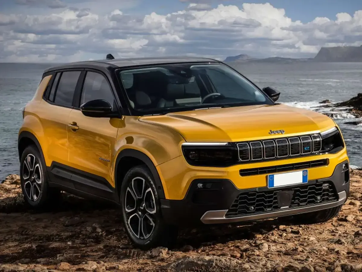 Nuova Jeep Avenger 109 CV (80 kW) 2026 Argento SUV