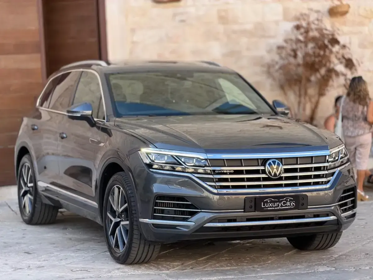 Usata VW Touareg 339 CV (249 kW) 2021 Grigio SUV