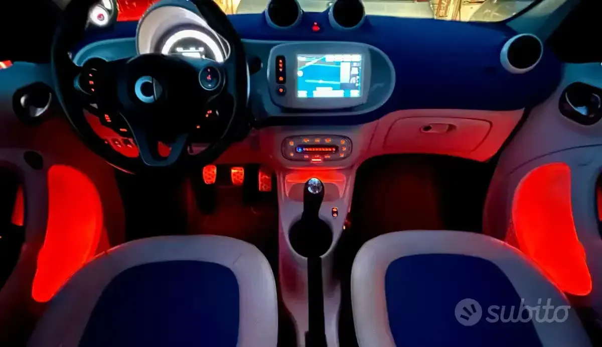 Usata Smart ForFour Proxy 71 CV (52 kW) 2016 Bluazzurro Utilitaria