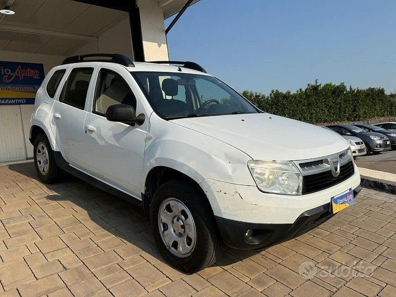 Usata Dacia Duster Lauréate 110 CV (80 kW) 2011 Bianco SUV