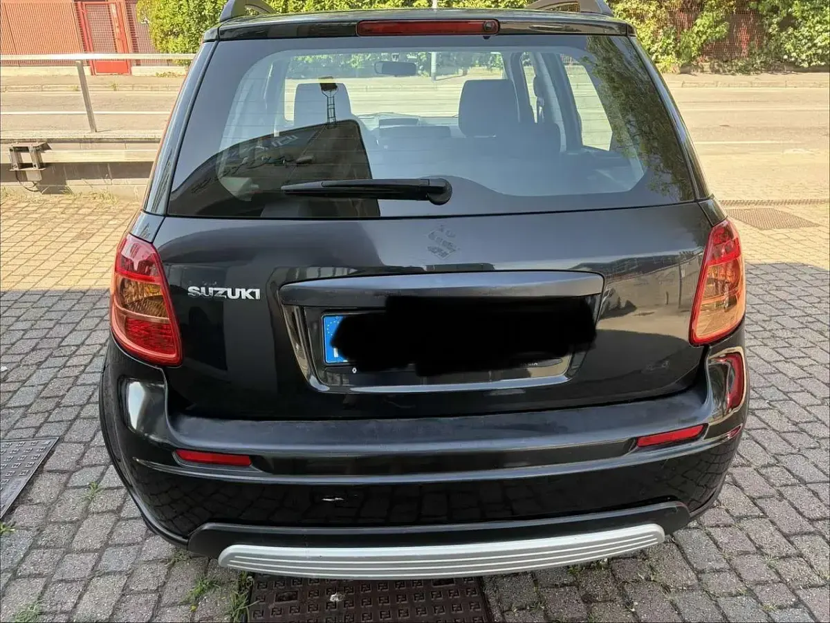 Usata Suzuki SX4 107 CV (78 kW) 2008 Nero metallizzato SUV