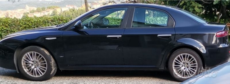 Nero Usata 2010 Alfa Romeo 159 Tre volumi | 3500 € (Buon prezzo) - Immagine 1/1