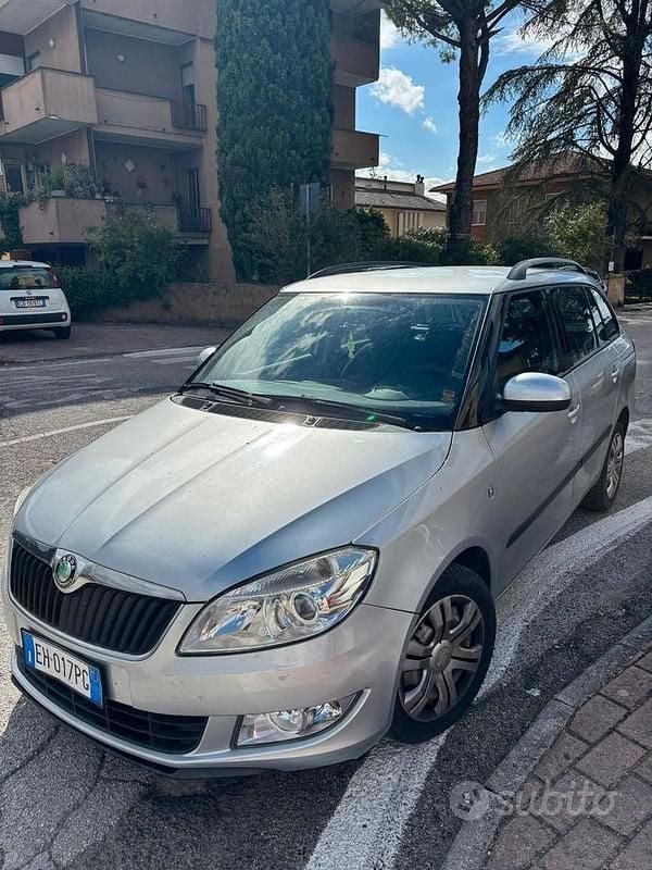Usata 2011 Skoda Fabia Utilitaria | 4500 € (Buon prezzo) - Immagine 1/4