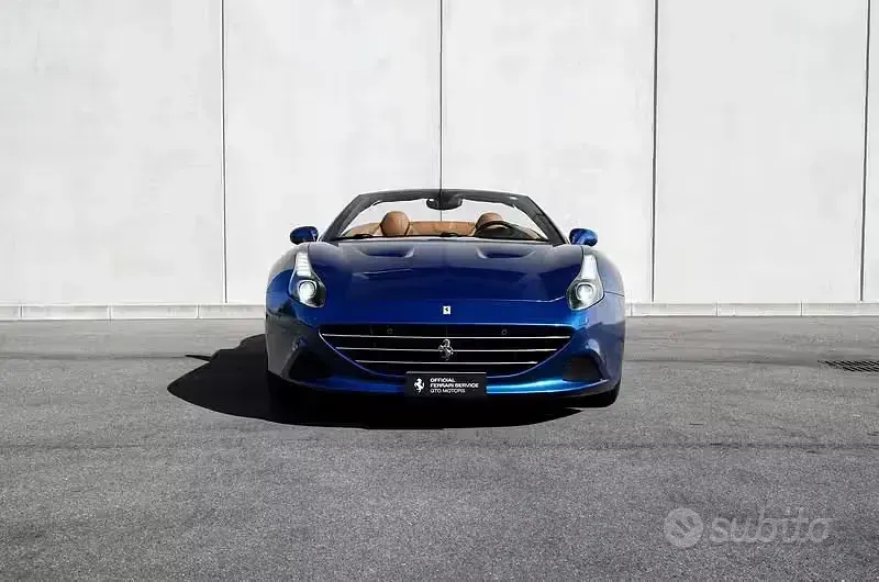 Usata Ferrari California 560 CV (411 kW) 2014 Blu Cabrio