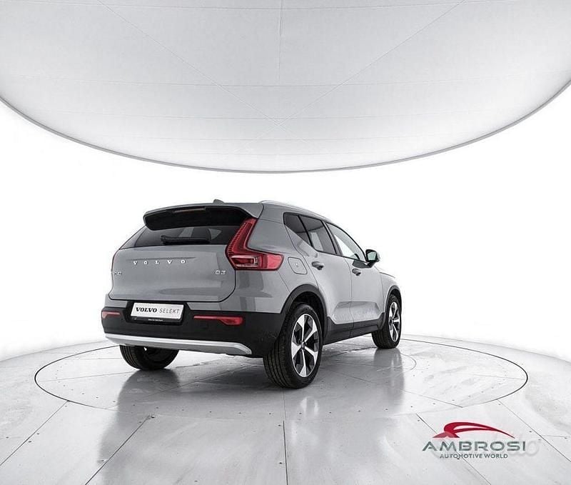 Usata Volvo XC40 Core 163 CV (119 kW) 2025 Grigio SUV