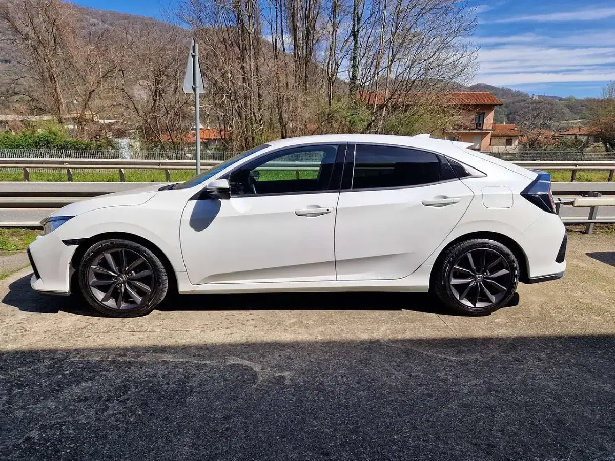 Usata Honda Civic Elegance 126 CV (92 kW) 2021 Bianco Berlina