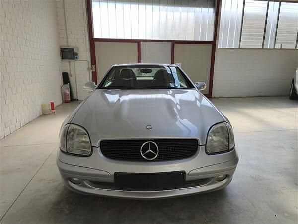 Usata Mercedes SLK200 163 CV (119 kW) 2004 Argento Cabrio