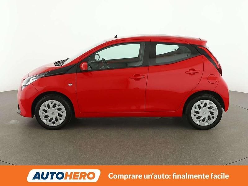 Usata Toyota Aygo Cool 72 CV (52 kW) 2021 Rosso Utilitaria