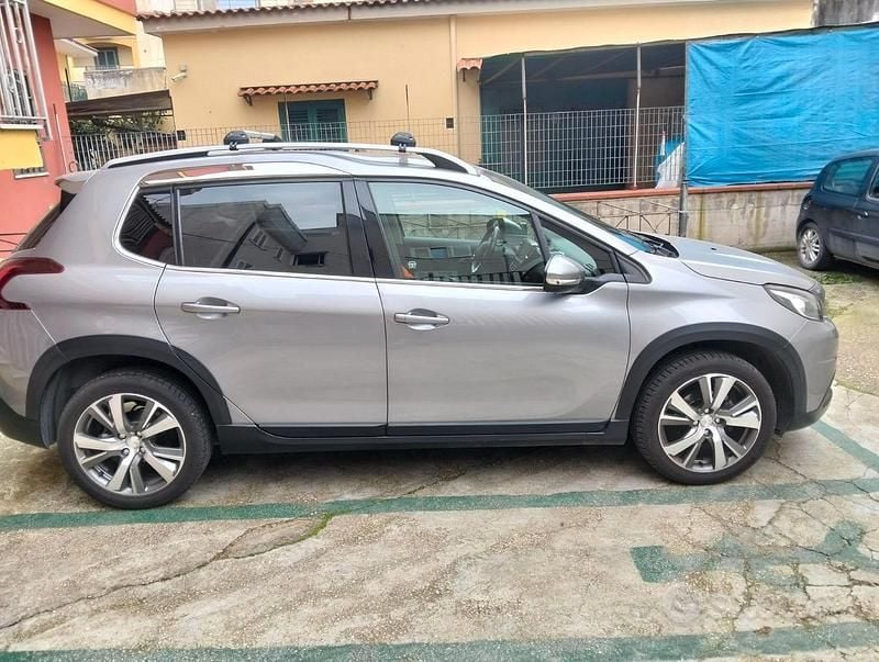 Usata Peugeot 2008 Allure 102 CV (75 kW) 2019 Grigio SUV