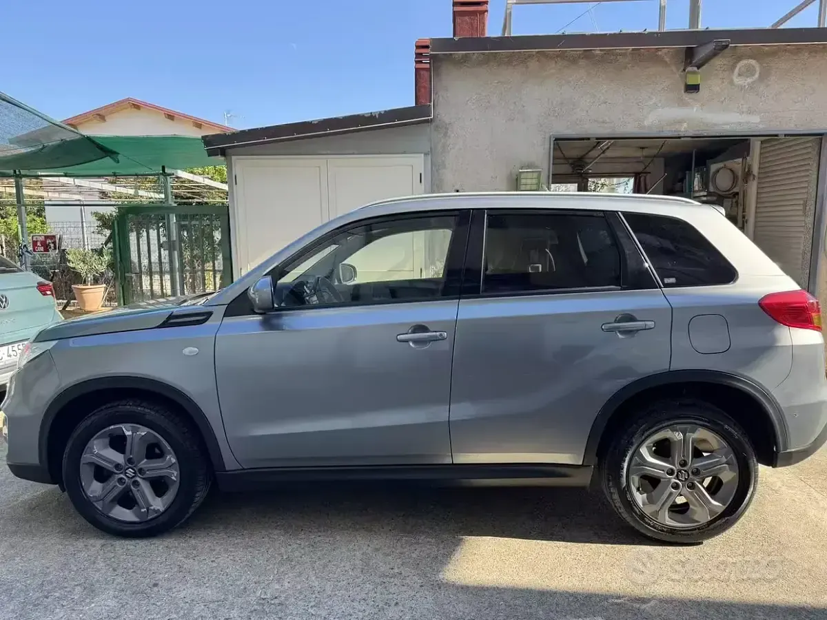 Usata Suzuki Vitara Cool 120 CV (88 kW) 2017 Grigio SUV
