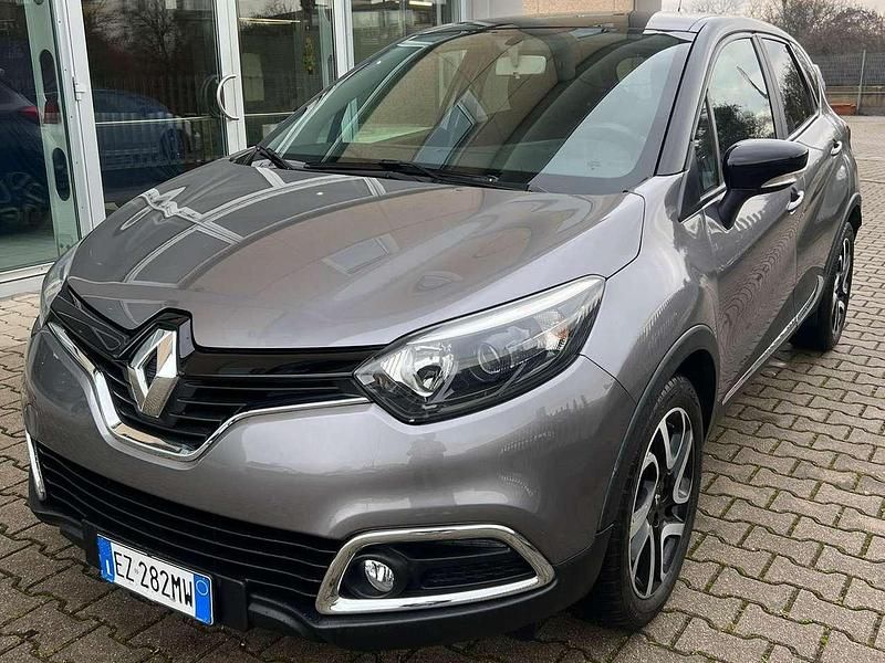 Usata Renault Captur 90 CV (66 kW) 2015 Grigio SUV