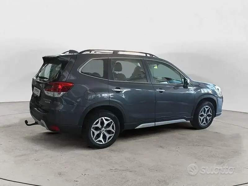 Usata Subaru Forester 150 CV (110 kW) 2020 Grigio SUV