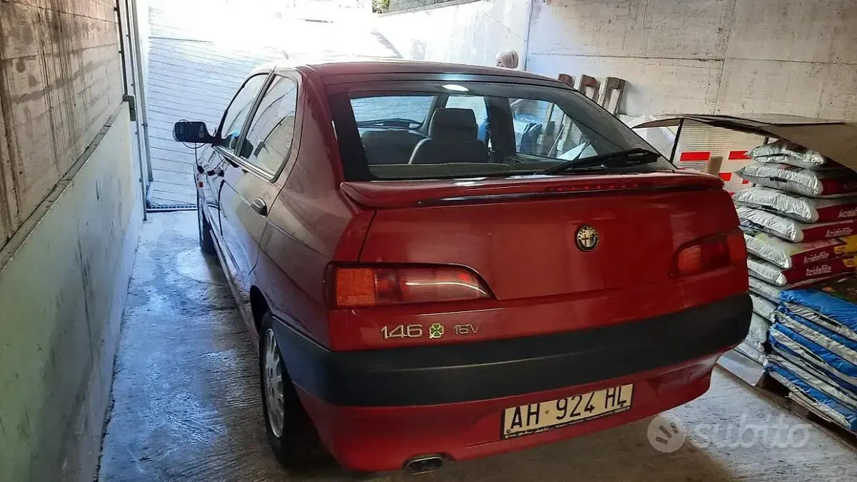 Usata Alfa Romeo 146 129 CV (94 kW) 1996 Utilitaria