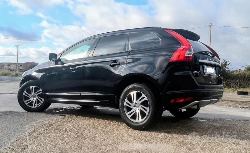 Usata Volvo XC60 134 CV (98 kW) 2015 Nero SUV