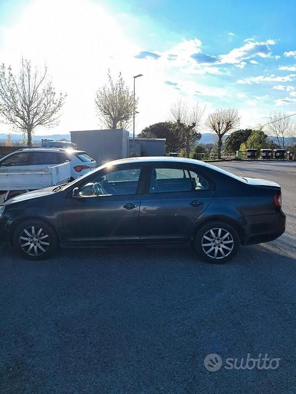 Usata VW Jetta 105 CV (77 kW) 2006 Berlina