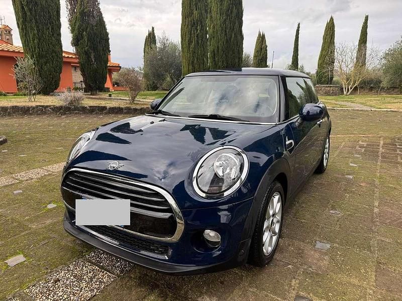 Usata Mini Cooper D 116 CV (85 kW) 2019 Blu/azzurro Utilitaria