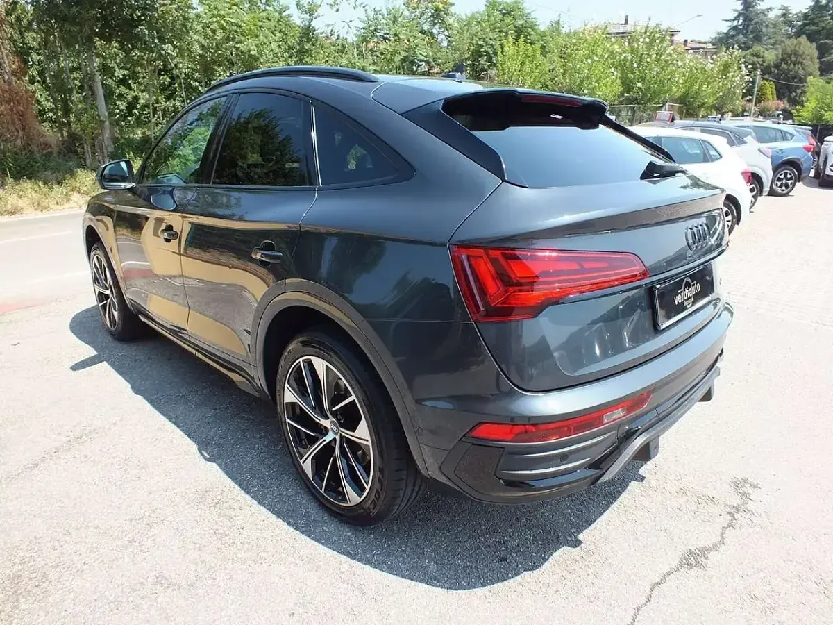 Usata Audi Q5 204 CV (150 kW) 2022 Grigio scuro perlato SUV