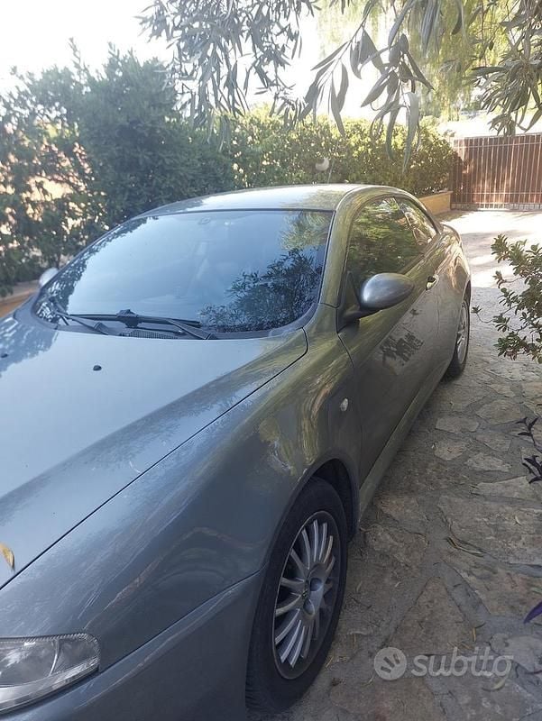 Occasion Alfa Romeo GT 150 PK (110 kW) 2006 Grijs Coupé