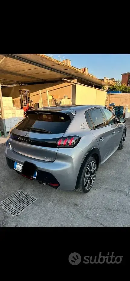 Usata Peugeot 208 GT-line 102 CV (75 kW) 2020 Utilitaria