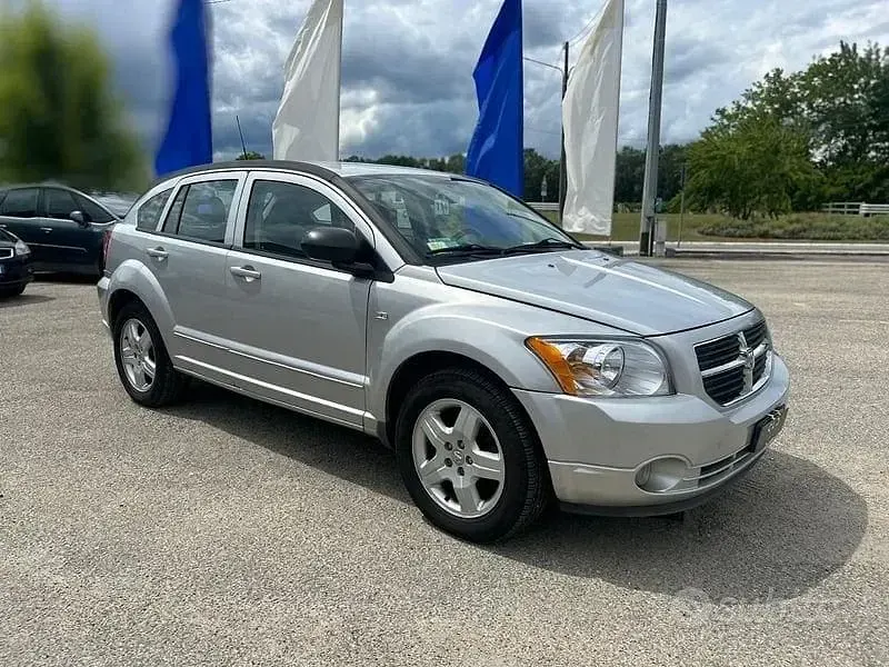 Usata Dodge Caliber SXT 140 CV (102 kW) 2008 Grigio Utilitaria