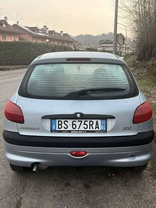 Usata Peugeot 206 75 CV (55 kW) 2001 Berlina