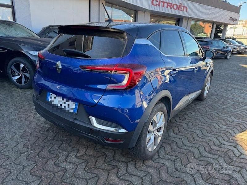 Second-hand Renault Captur Intens 160 CP (117 kW) 2022 Albastru SUV