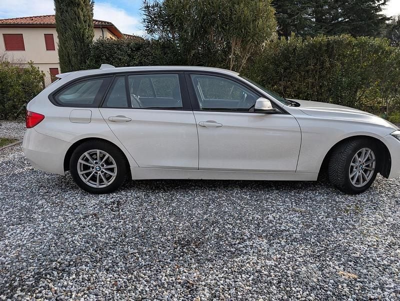 Usata BMW 318 145 CV (106 kW) 2014 Bianco Station wagon