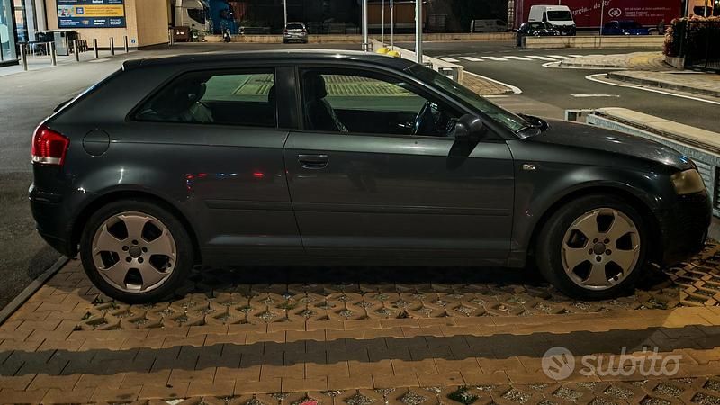 Usata Audi A3 140 CV (102 kW) 2004 Grigio Utilitaria