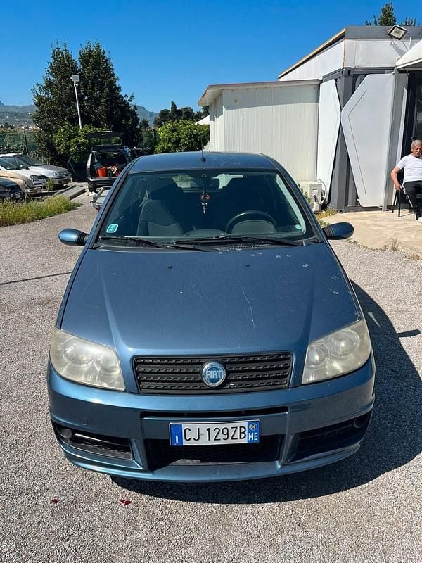 Usata Fiat Punto 131 CV (96 kW) 2004 Utilitaria