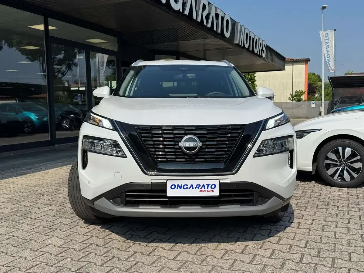 Usata Nissan X-Trail N-Connecta 213 CV (156 kW) 2025 Bianco SUV