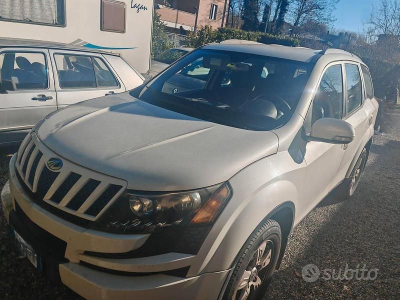 Usata Mahindra XUV500 140 CV (102 kW) 2014 Bianco SUV